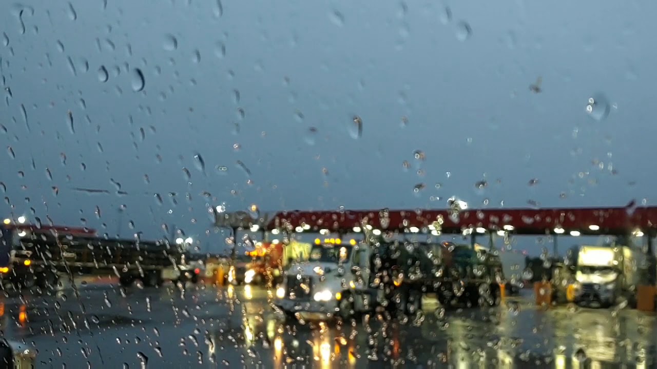 أمطار رعدية وسيول على 8 مناطق في المملكة